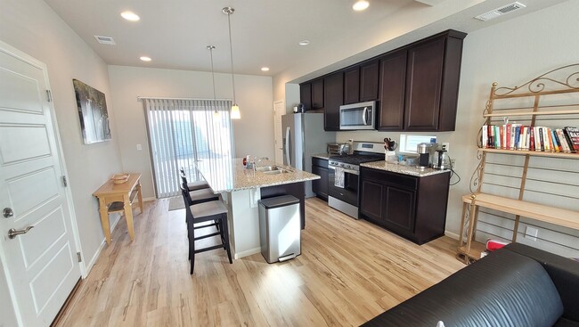 Building Photo - 9172 Baltin Ct