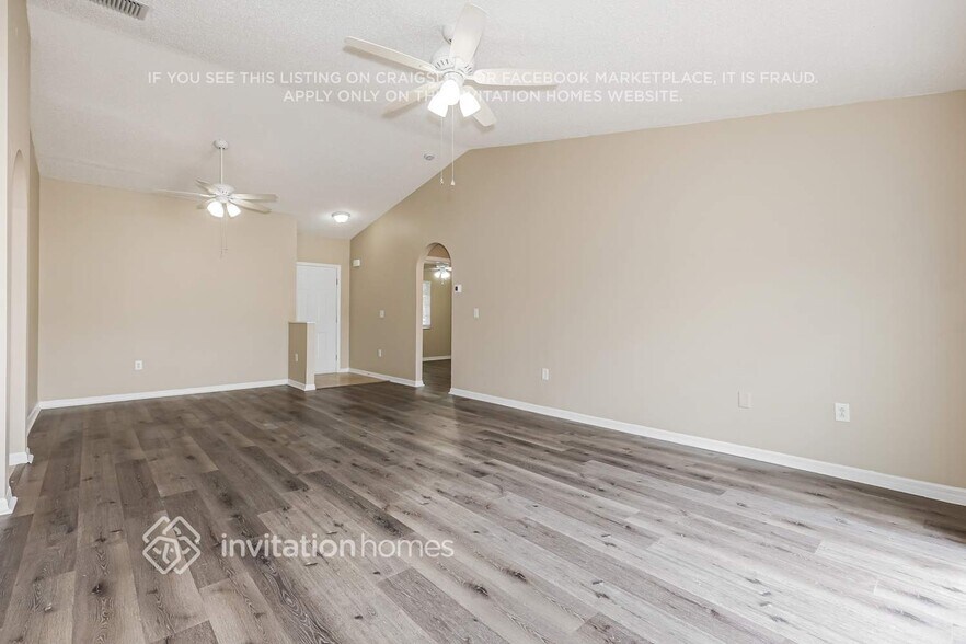 Building Photo - 3022 Summer House Dr