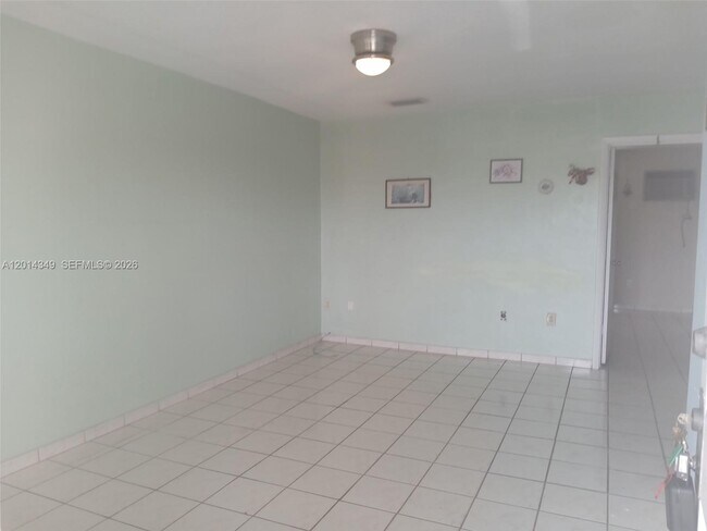 Building Photo - 1154 W 35th St