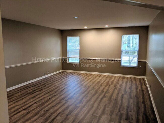 Building Photo - 8189 Sandpiper Rd