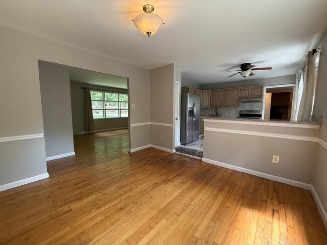 Building Photo - 29781 Oak Rd