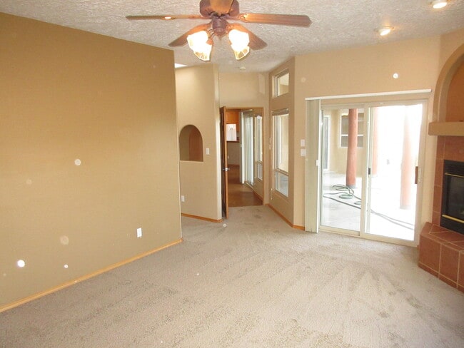 Building Photo - 1312 Tiffany Ln SE