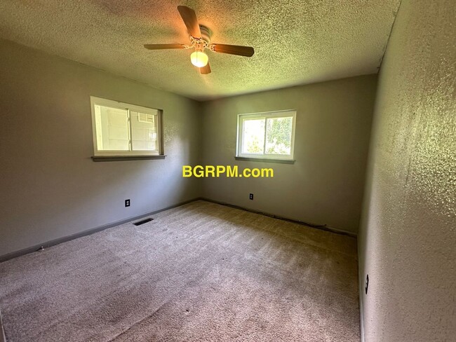 Building Photo - 7017 Gibson Rd