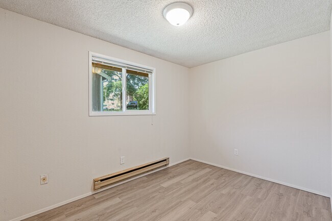 Building Photo - 4716 S Warner St