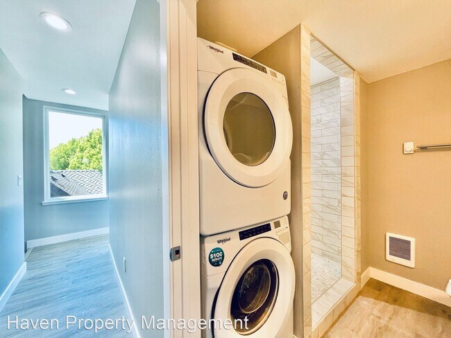 Building Photo - 2 br, 2.5 bath House - 9220 35th Ave SW  -...