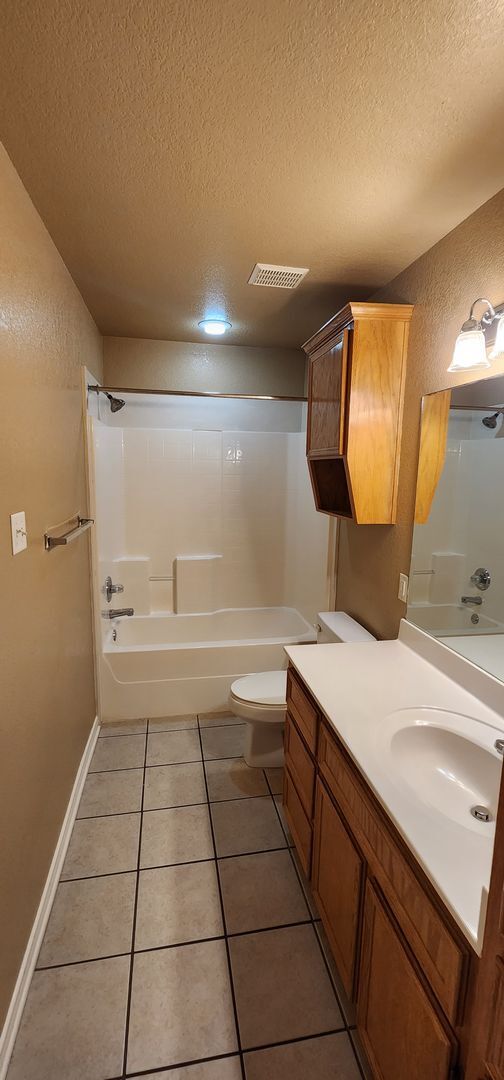 Building Photo - 3 Bedroom / 2 Bath Duplex – Clear Creek Area – Killeen, TX