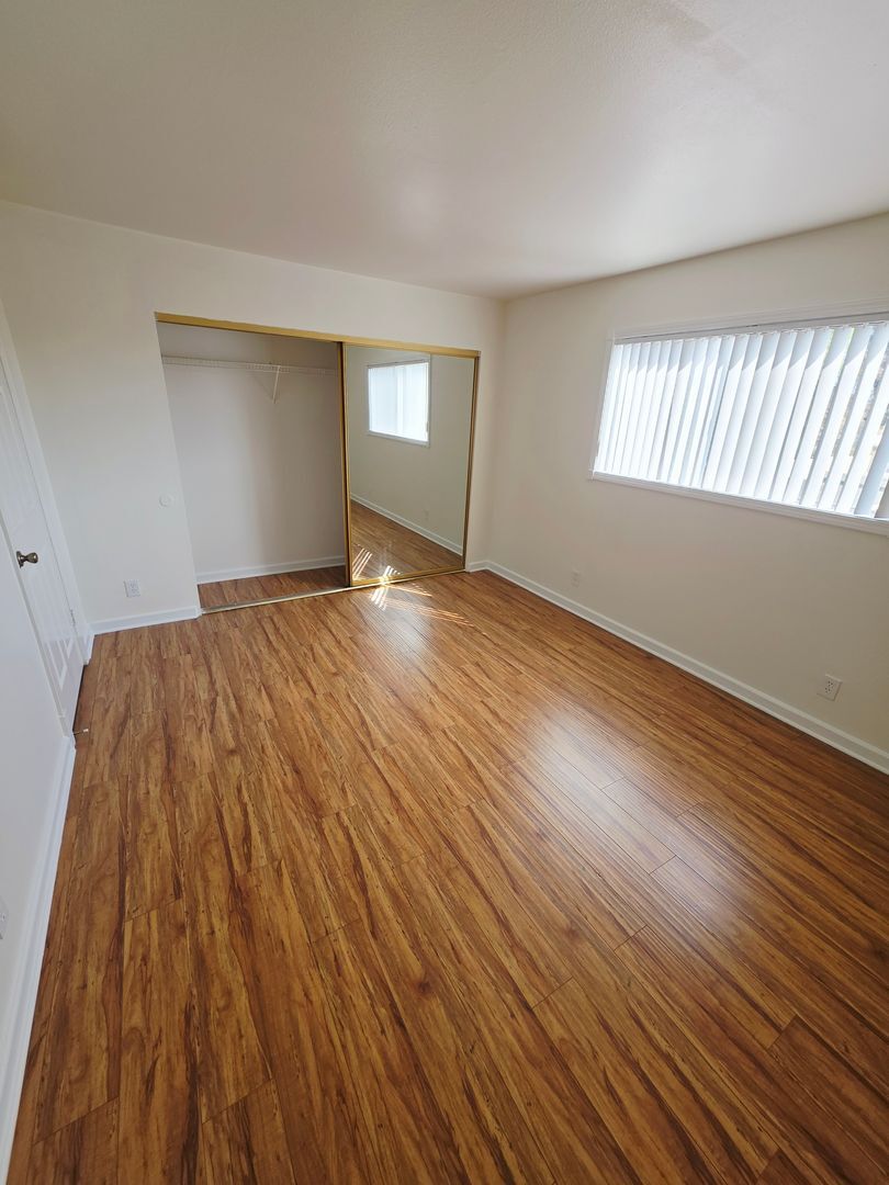 Building Photo - 12835 Kling St