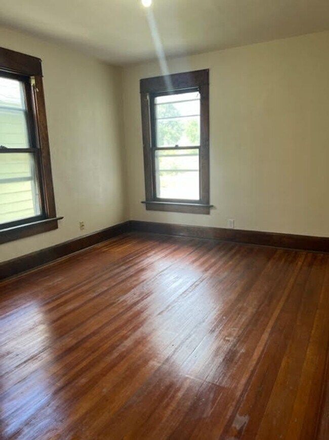 Building Photo - 1843-1845 W 3rd St