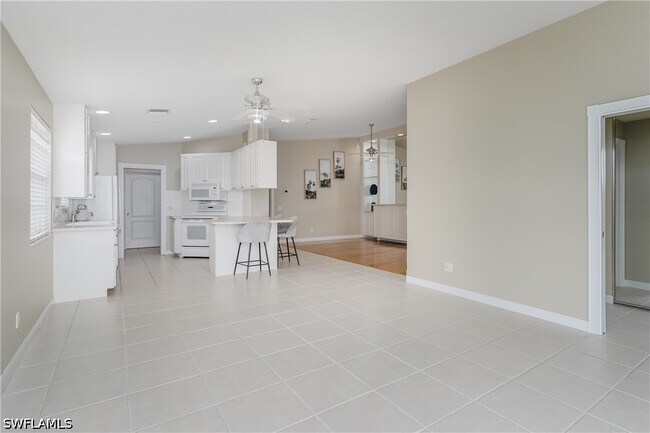 Building Photo - 4949 Kingston Way