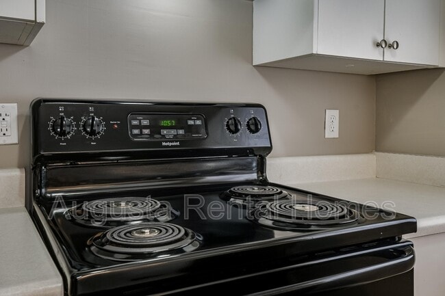 Building Photo - 3004 Strickland Ct