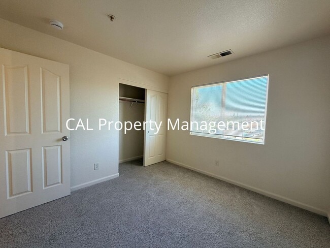 Building Photo - 1159 Cobblestone St