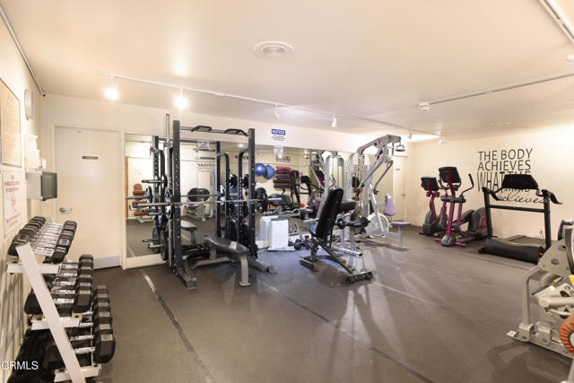 Building Photo - 1127 E Del Mar Blvd