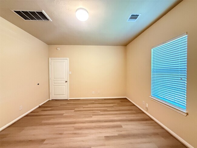 Building Photo - 8206 Malago Point Dr