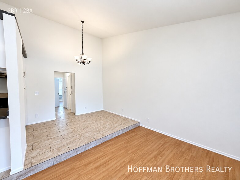 Building Photo - 6738 Independence Ave