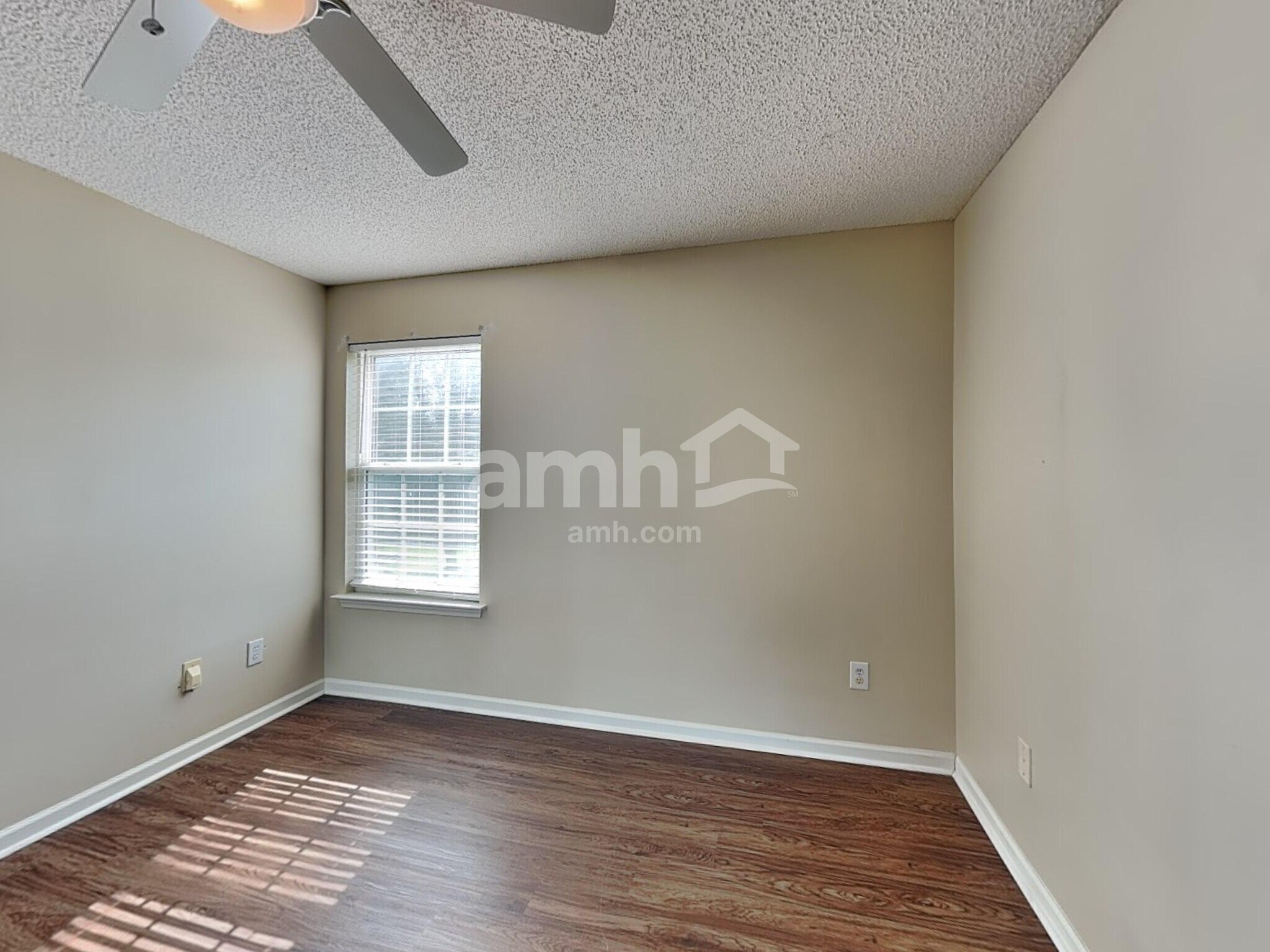 Building Photo - 1006 Fort Clapsop Ct