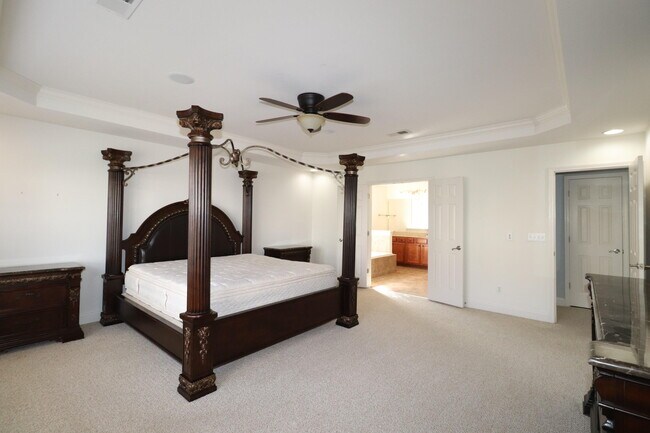 Building Photo - 417 Courchelle Dr