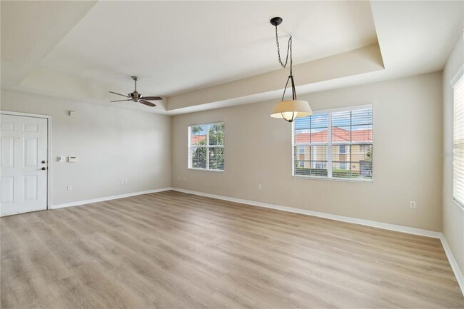 Building Photo - 1010 Villagio Cir