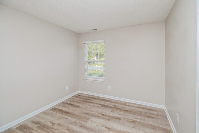Building Photo - 3097 Champion Ln SW