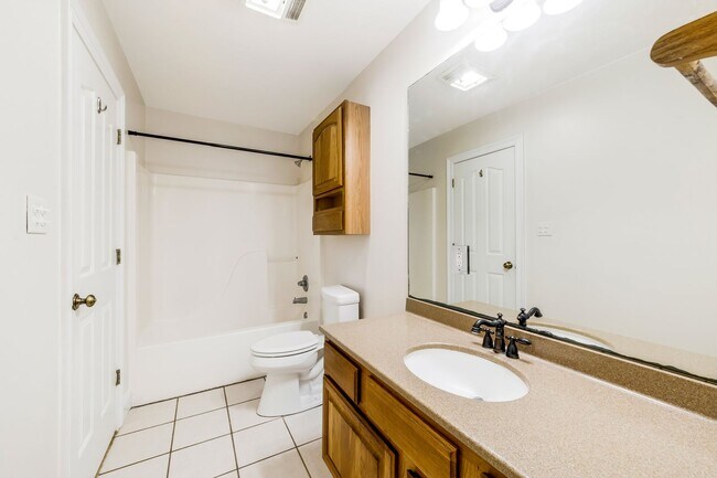 Building Photo - 3 BDRM HOUSE OFF ALBERTSON PKWY