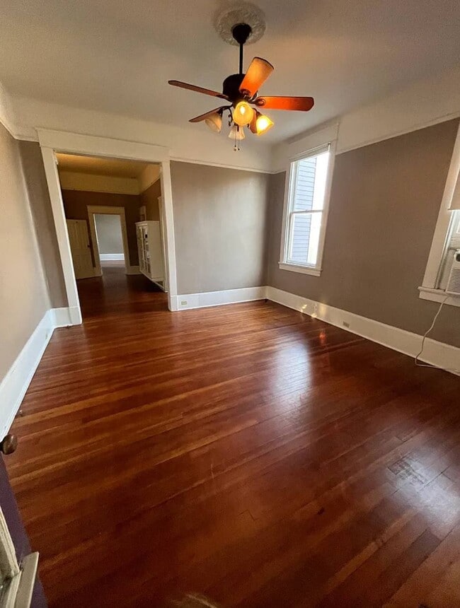 LIVING - 5010 Bienville St - WATER INCLUDED