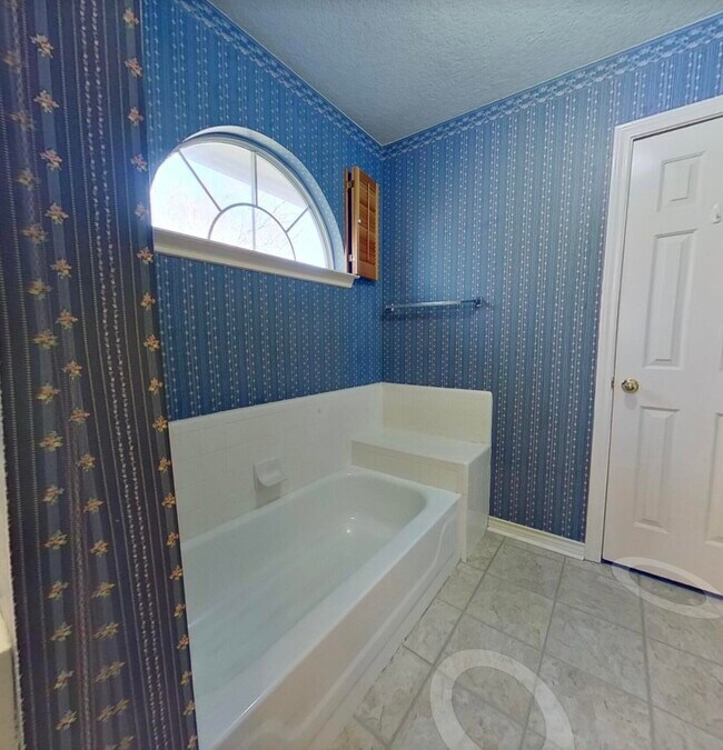 Building Photo - 2500 Clover Valley Ln