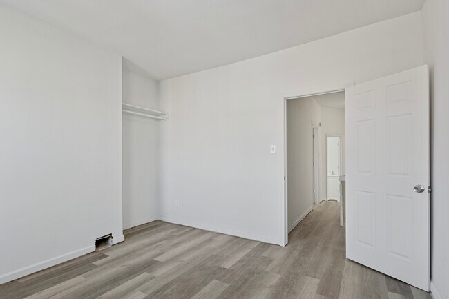 Building Photo - 2350 N Opal St