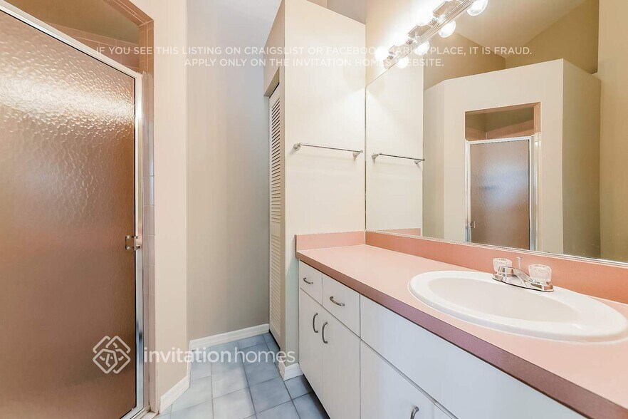 Building Photo - 5412 80th Ave Cir E