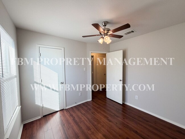 Building Photo - 125 Logan Ln