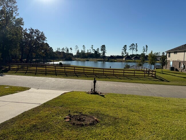 Building Photo - 11980 La Salle River Rd