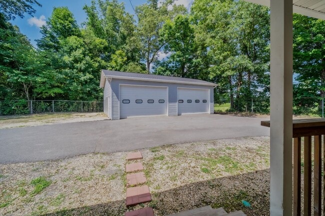 Building Photo - SHORT TERM - Spacious 3-Bedroom home with Wrap-Around Porch