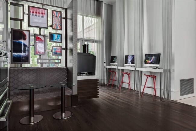 Building Photo - 306 McGowen St