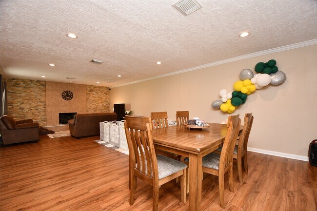 Building Photo - 3410 Plum Brook Ln