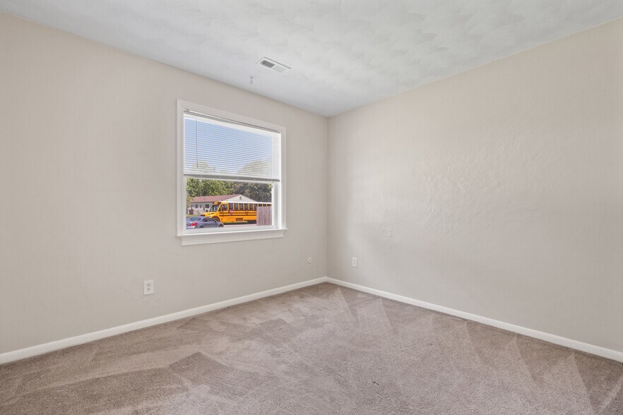 Building Photo - 3305 Portobello Ct