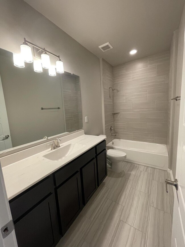 Building Photo - 314 Adeline Ave