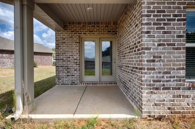 Building Photo - 102 High Leaf Dr
