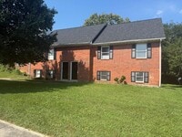 Building Photo - 449 Woodview Dr
