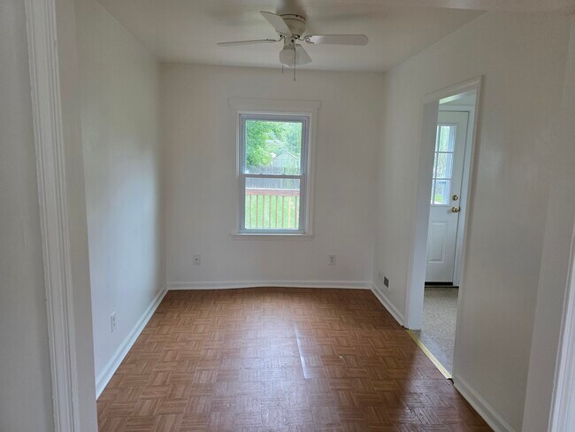 Building Photo - 651 Plater St