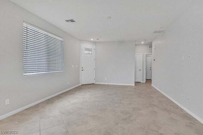 Building Photo - 2388 Bellinzona Pl