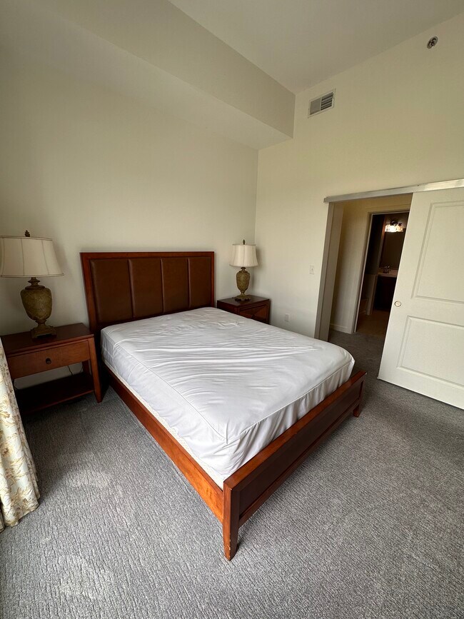 Building Photo - 200 Manufacturers Rd Unit. 701