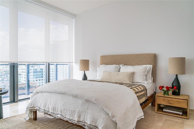 Building Photo - 88 SW 7th St