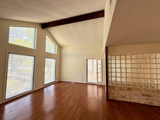 Building Photo - NEAR GOLF COURSE - WELL ESTABLISHED SPICEW...