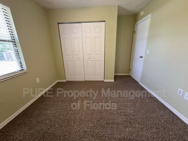 Building Photo - 9 Banyan Course Run