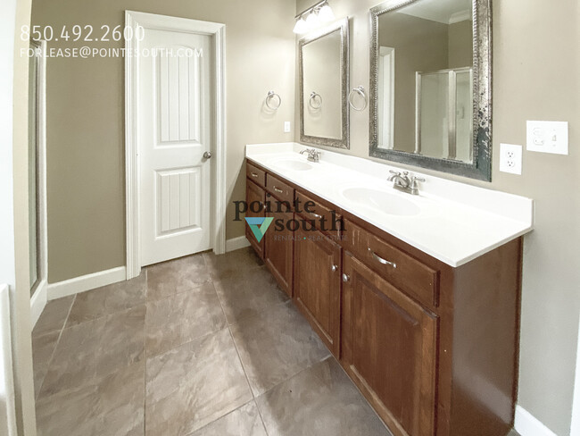 Building Photo - 9426 Sanibel Loop