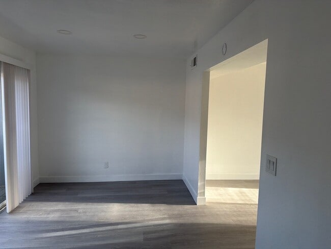 Building Photo - 2205 15th Ave
