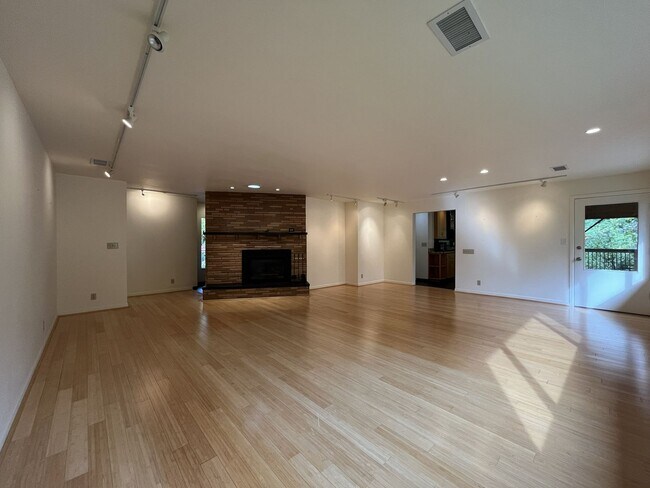 Building Photo - Charming Portland Home with Garden Oasis, ...