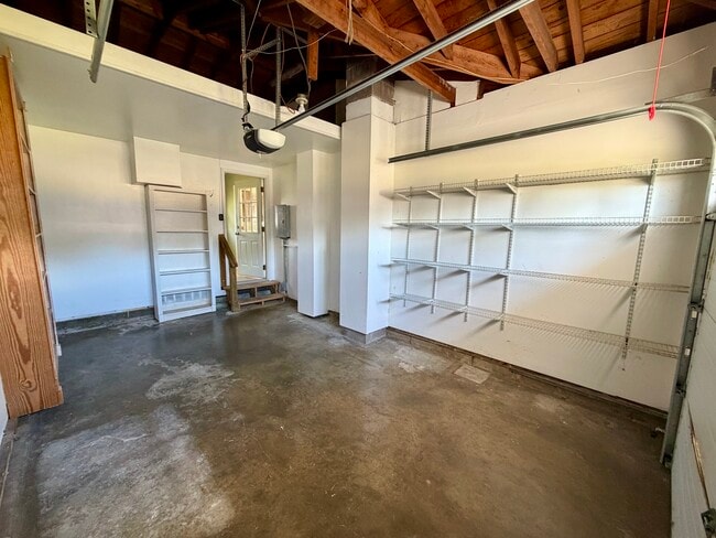 Building Photo - 1057 Blanton Dr
