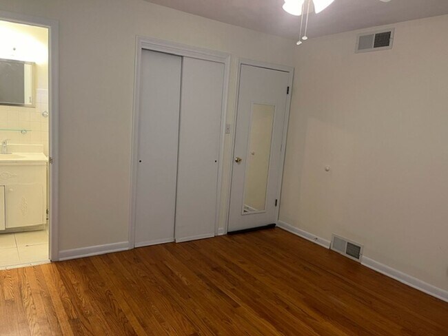 Building Photo - Charming 4 Bed 2.5 Bath Home With Nice Wooded Back Yard!