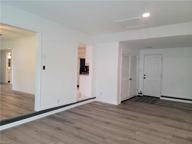 Building Photo - 932 Gossman Dr