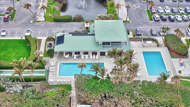 Building Photo - 9900 S Ocean Dr