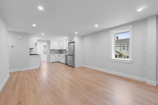 Building Photo - 22 James St